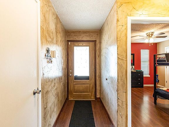 5th image of 2028 Longhorn Dr