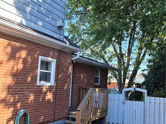 5th image of 143 Walter Ave S