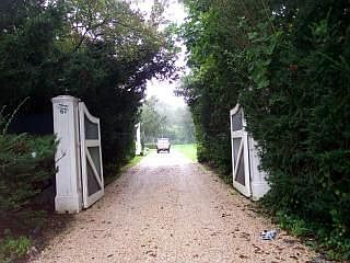 1st image of 67 Woods Ln