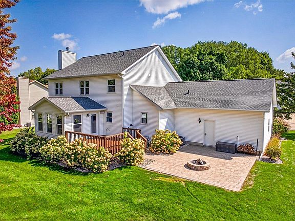 3rd image of 858 Chalfont Dr
