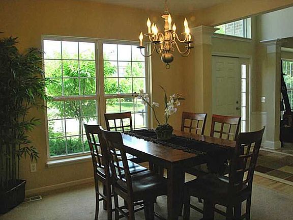 Dining Room. Spacious formal dining room with great natural light