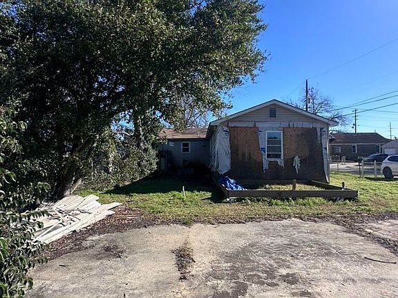 3rd image of 2858 Appleton Ave