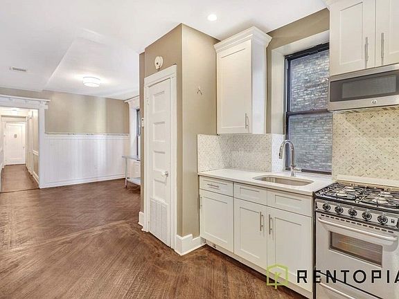 3rd image of 205 Saint James Pl #2O