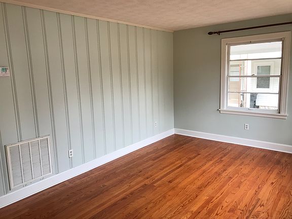 4th image of 1311 Cabell Dr