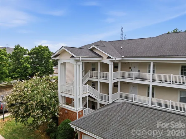 8751 Coralbell Ln, Charlotte, NC 28213