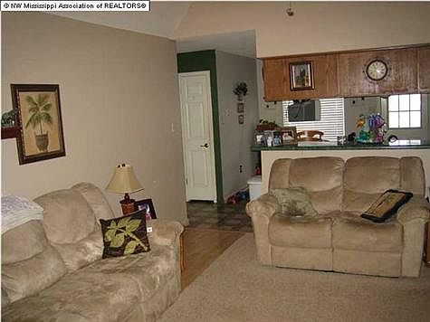 4th image of 6944 Black Thorn Dr