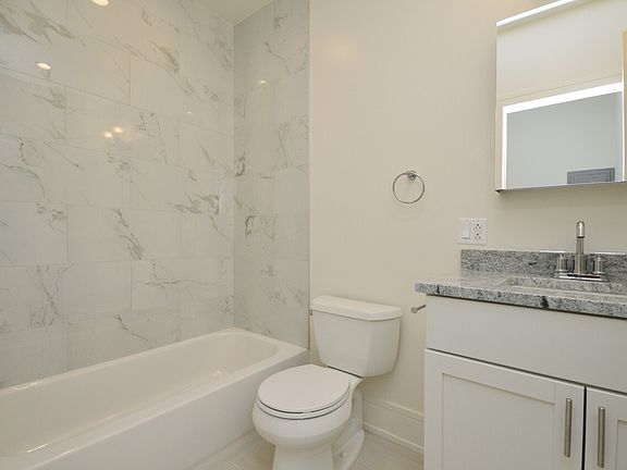 2nd image of 2235 N Clybourn Ave APT 2F