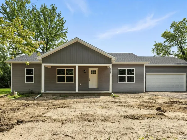 108 N Lester St, Capac, MI 48014