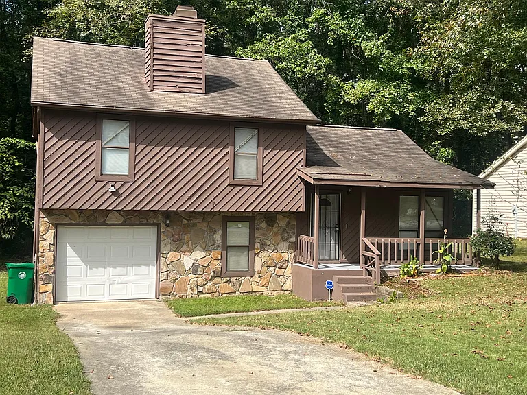 1114 Chapman Cir — Photo 1