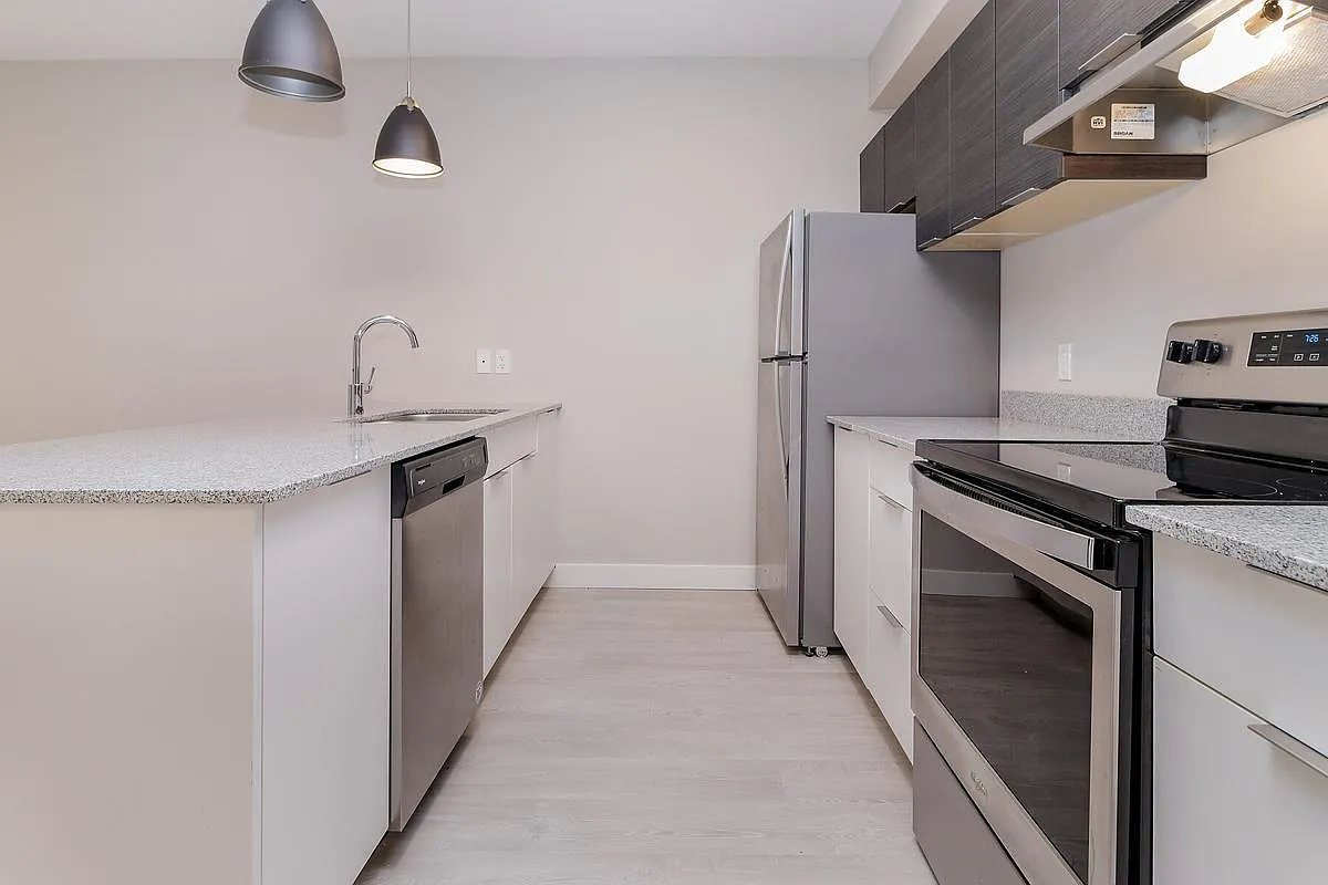 Arbutus Apartments — Photo 1
