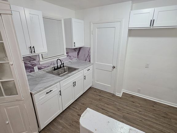 4th image of 8616 Grandville Ave