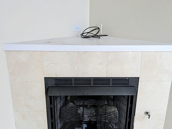 5th image of 5115 N Clark St APT 3F