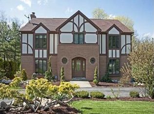 1045 Tall Trees Dr, Pittsburgh, PA