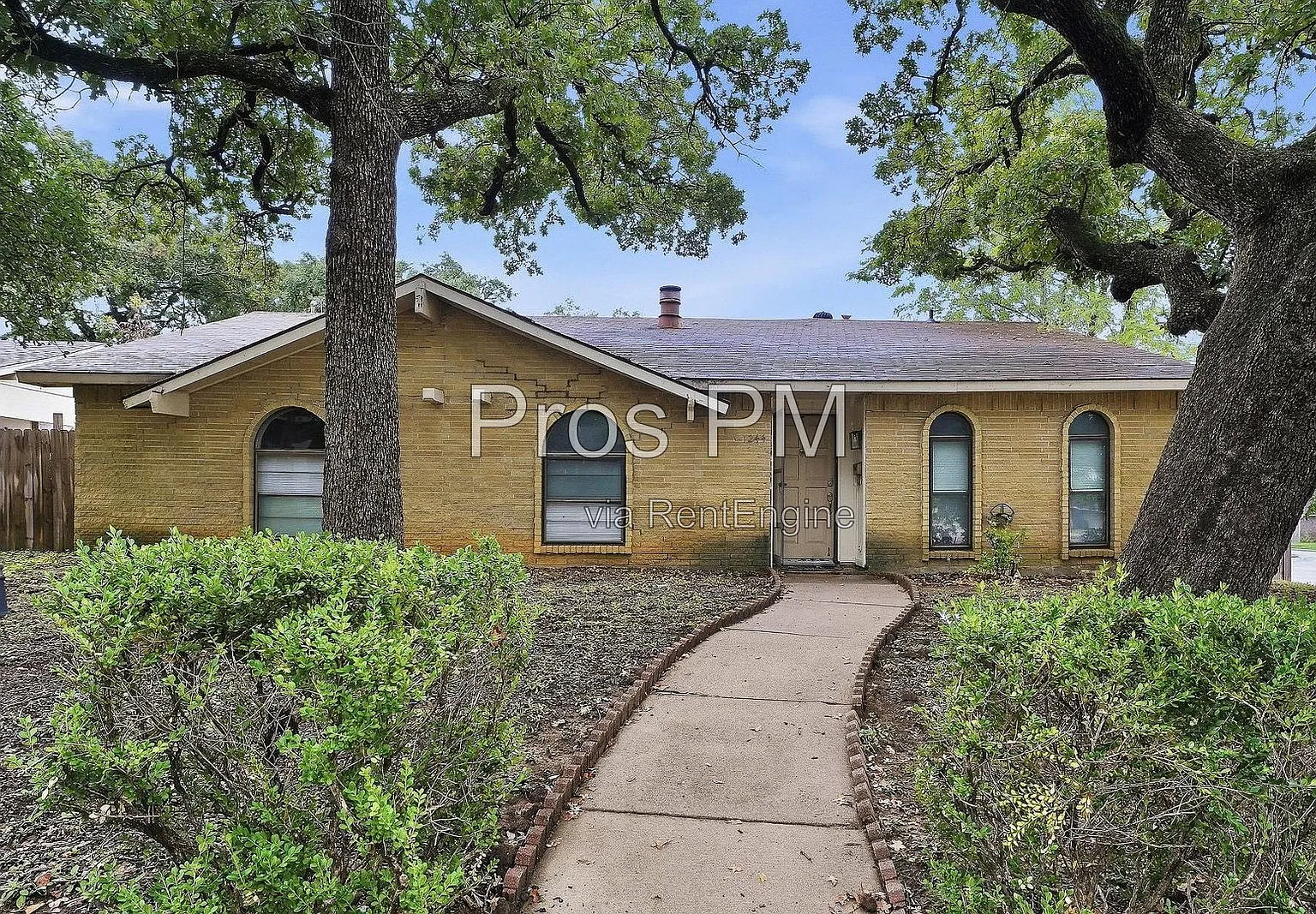 3 bed, 2.0 bath, 1446 sqft, $2,159 — Photo 2