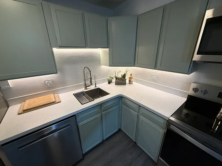 1050 N Lafayette St #401 — Photo 6
