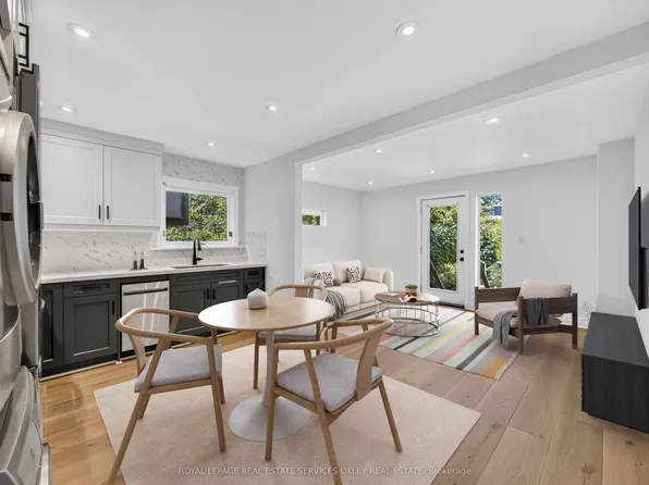 20 Alcina Ave, Toronto, ON M6G 2E8