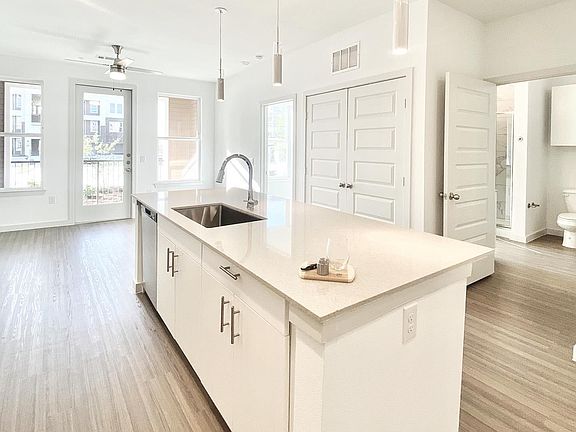 4th image of 2830 S Aw Grimes Blvd #3224