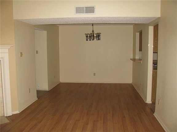 4th image of 1809 Medina Dr