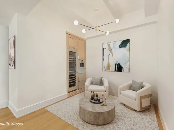 260 Park Avenue South image 8 of 11