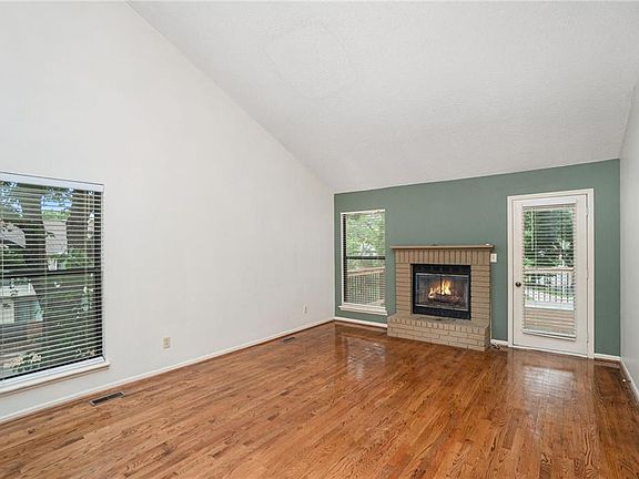 4th image of 6213 Rosewood Ct
