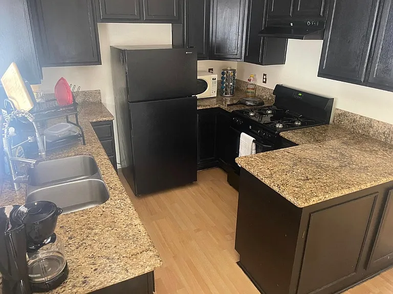 5400 Simpson Ave #4 — Photo 11