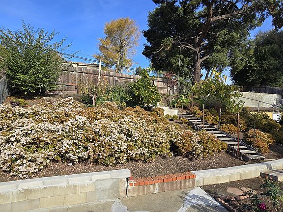 4th image of 24532 Margaret Dr