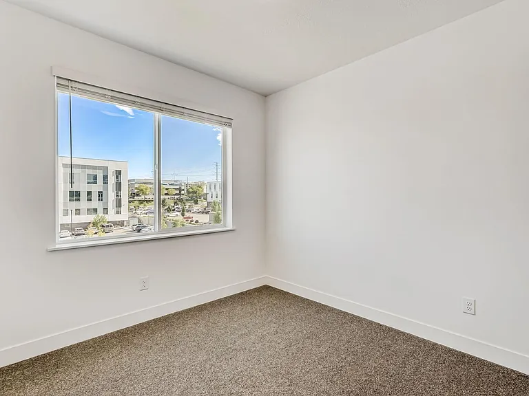 South Ridge Apartments — Photo 15