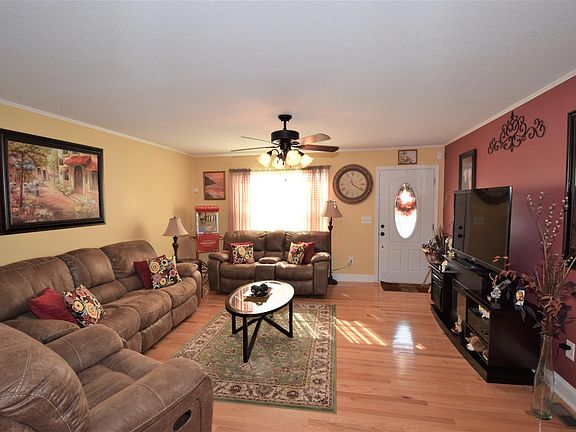 4th image of 225 Courage Ln