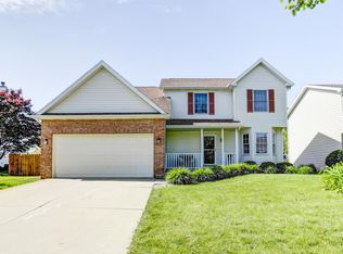 19 Prenzler Dr, Bloomington, IL