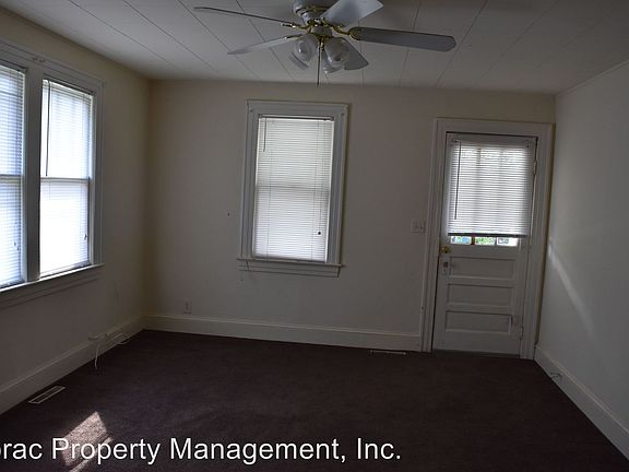 3rd image of 1213 Rowe St #1