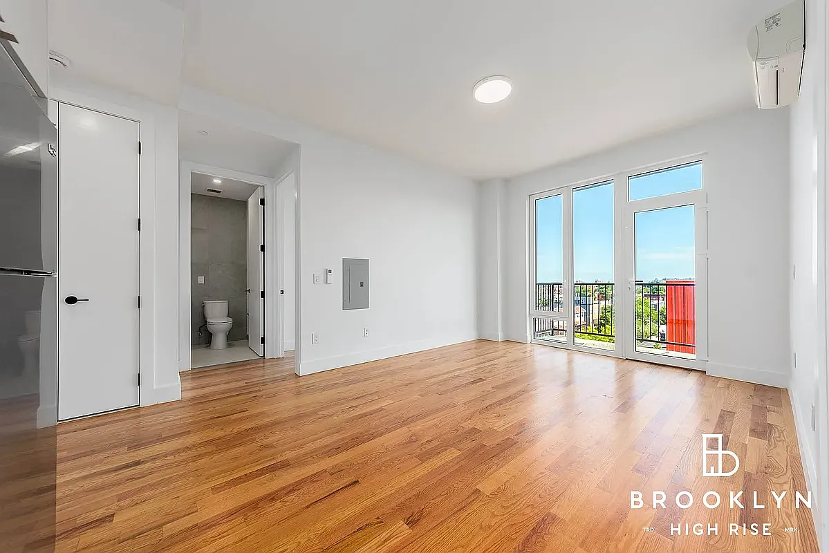 2667 Fulton Street 2R