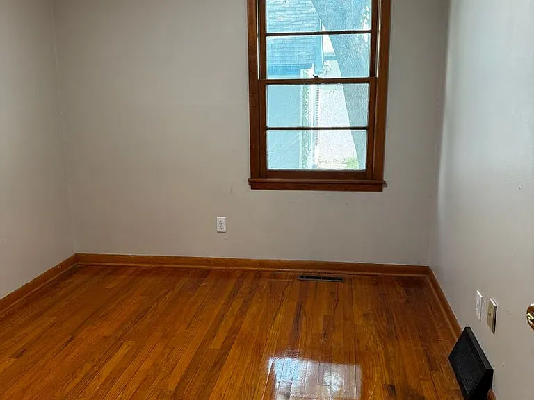 119 S Byers Ave — Photo 3