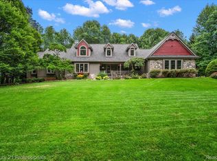 9200 Fox Hollow Rd, Clarkston, MI 48348