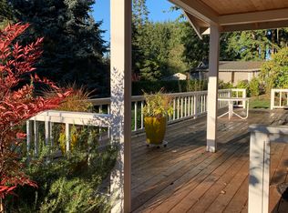 12660 Crown Dr NE, Bainbridge Island, WA 98110