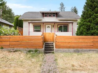 667 N 5th Ave, Gold Hill, OR 97525