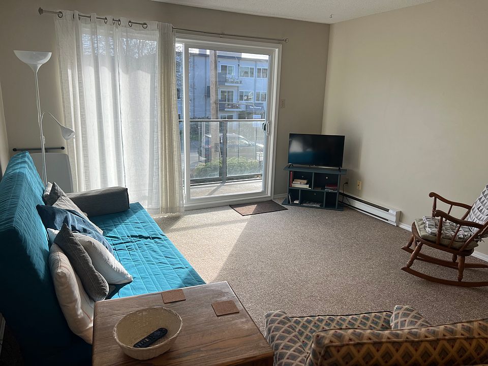 1st image of 1024 Fairfield Rd #203