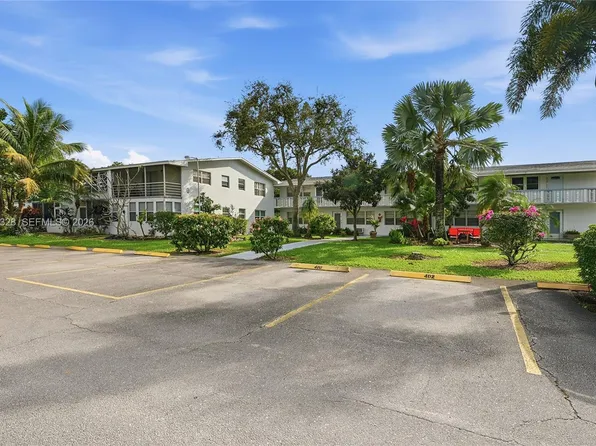 403 Sheffield Q #403-Q, West Palm Beach, FL 33417