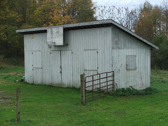 10x32 barn/shed