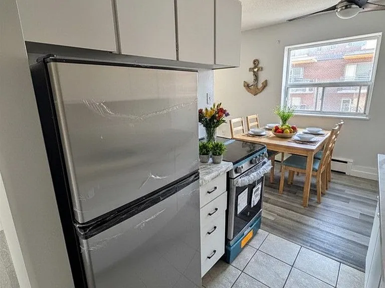 92 Robinson St #202 — Photo 16