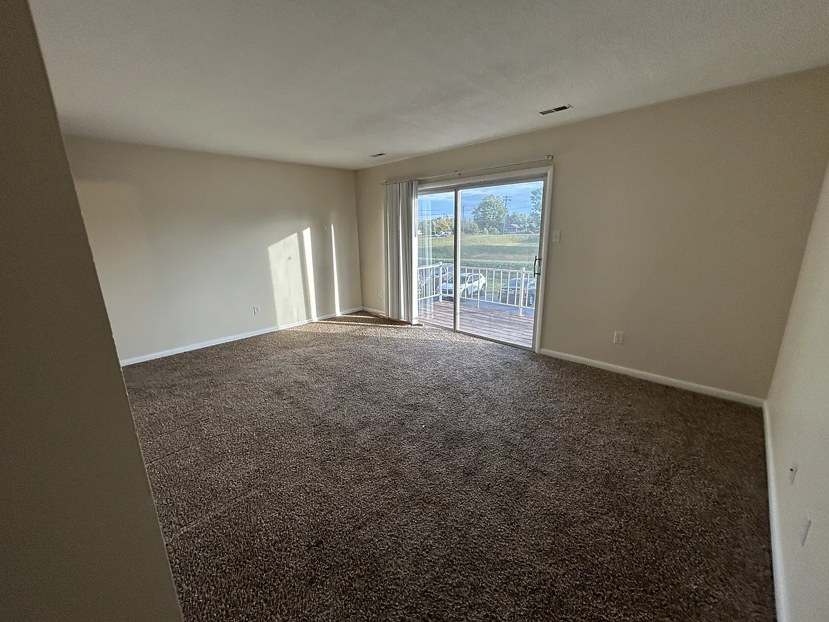 Building Photo - 103 N Edgewood Dr #10