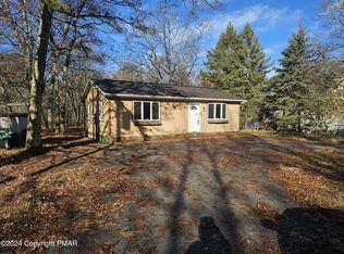 124 Amos Cir, Bushkill, PA 18324