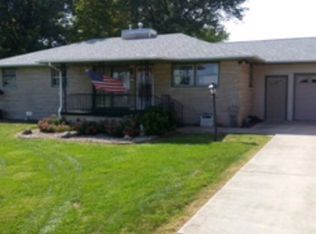 526 Brewer Rd, Danville, IL 61834