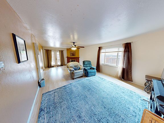 5th image of 10608 Snow Heights Blvd NE
