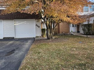 228 Monroe Rd, Bolingbrook, IL 60440