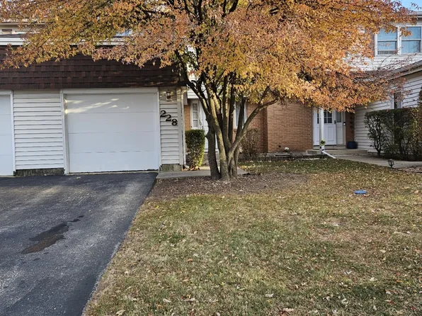 228 Monroe Rd, Bolingbrook, IL 60440