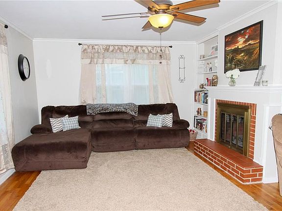 2nd image of 160 Fredrick Blvd