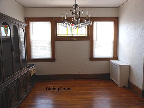 Dining Room with candeler