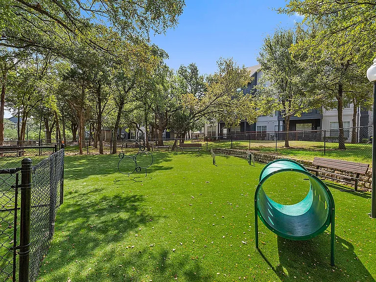 Harlowe (TX) — Photo 33