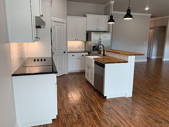 5th image of 2508 Crystal Ann Dr