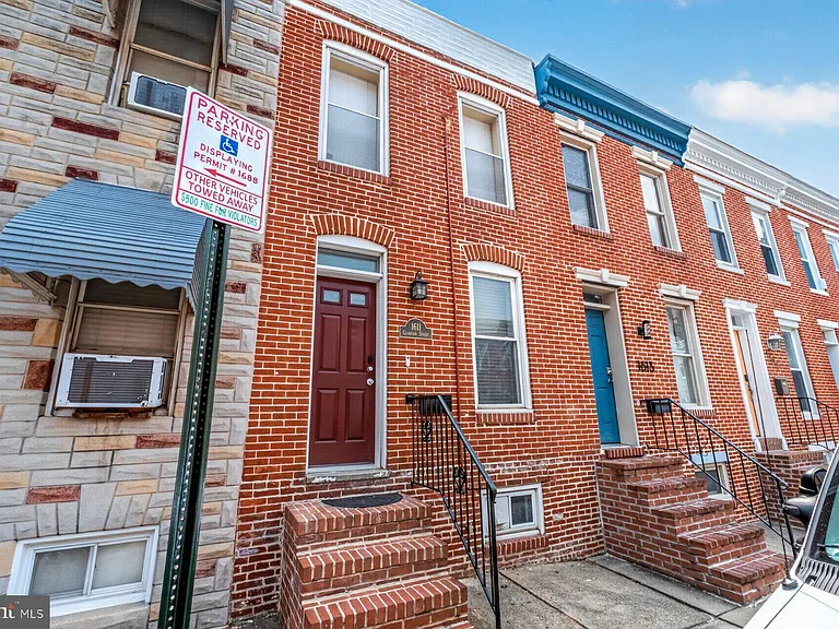 1611 Clarkson St — Photo 1